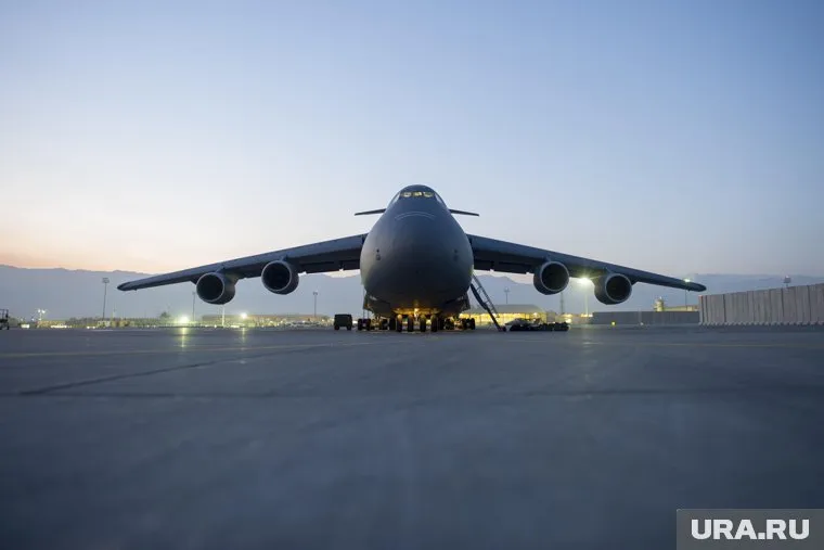 Военные самолеты, садящиеся в Молдавии провозят не только гуманитарные грузы, заявил Ион Кику