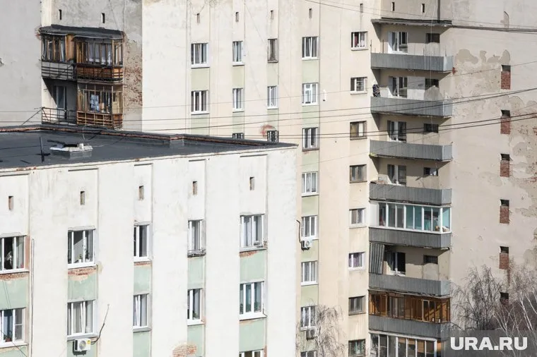 Ребенок выпал из окна квартиры 