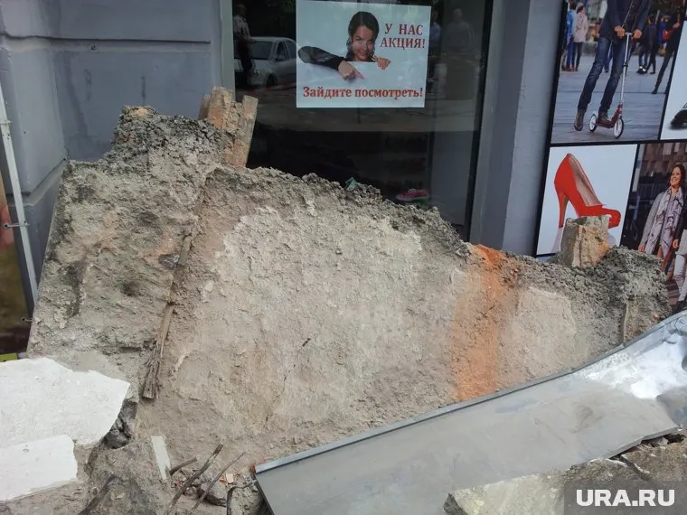 В Ялуторовске обвалился балкон многоэтажки