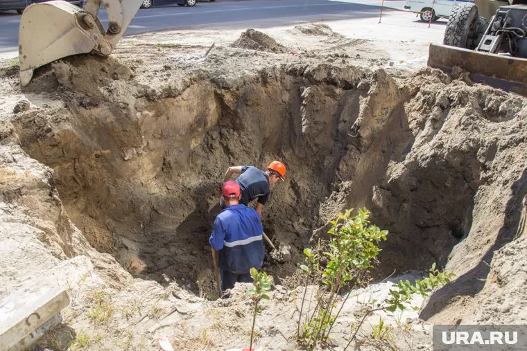Во время копки котлована произошел сход земной породы
