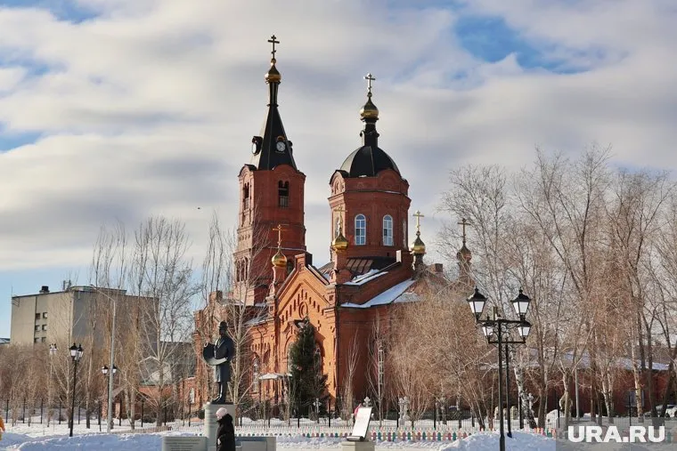 В соборе Александра Невского молебны начнутся в 16:00 