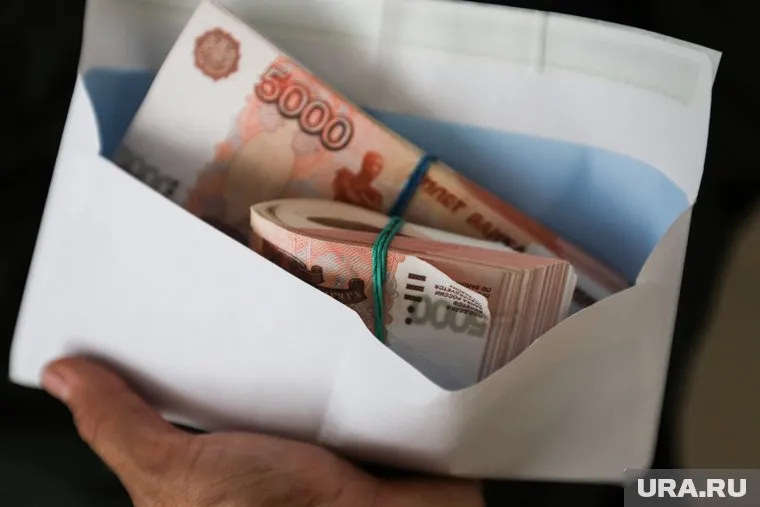 Заработная плата выплачивается дважды в месяц