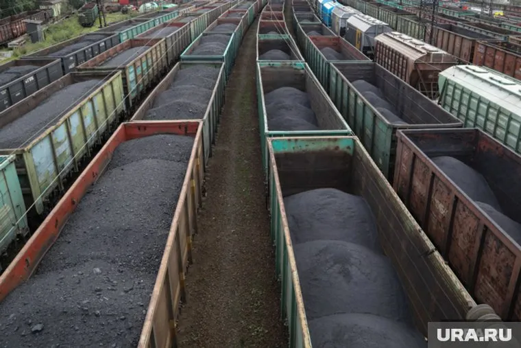 РЖД не подтверждает проезд вагонов с углем через РФ
