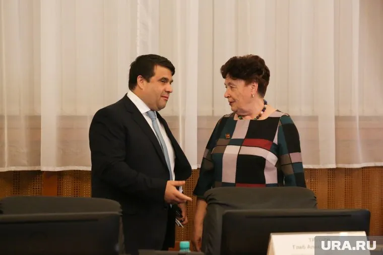 Главы фракций КПРФ и СРЗП (Тамара Казанцева и Владимир Пискайкин), а также их коллеги по партии, разработали новые правила для КРТ