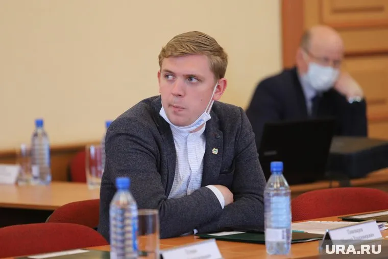 Максим Пивоваров написал заявление на выход из КПРФ