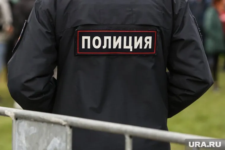 На месте работают сотрудники полиции