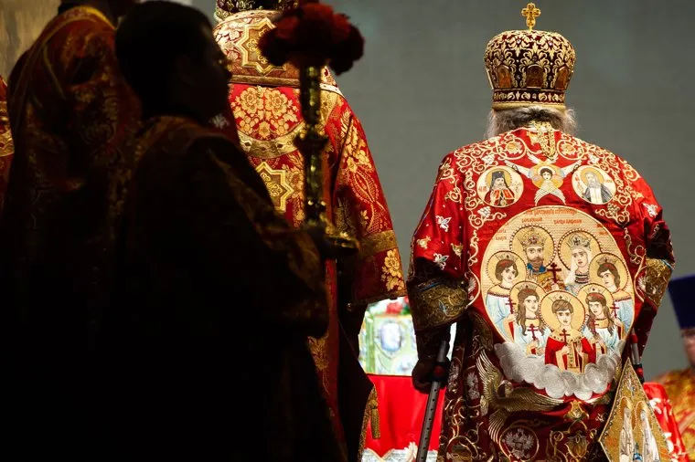 Божественная литургия перед крестным ходом, который посвящен 101-летию со дня убийства царской семьи. Екатеринбург