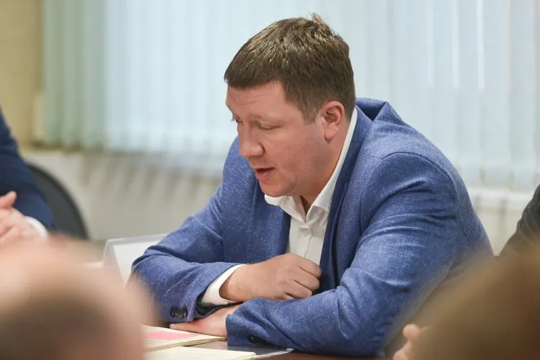 Утверждение депутатами собрания Калининского района Владимира Шамне на пост и.о. главы. Челябинск