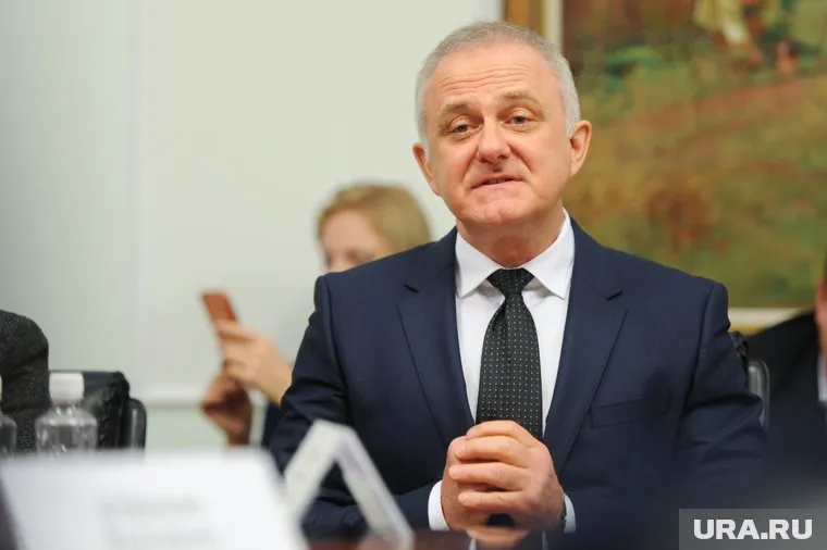 Ведомство Анатолия Семенова (на снимке) перестало заниматься контактами больных коронавирусом