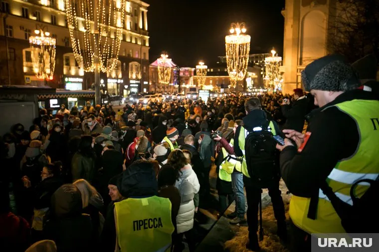 Госдума расширит список мест, где запрещены митинги