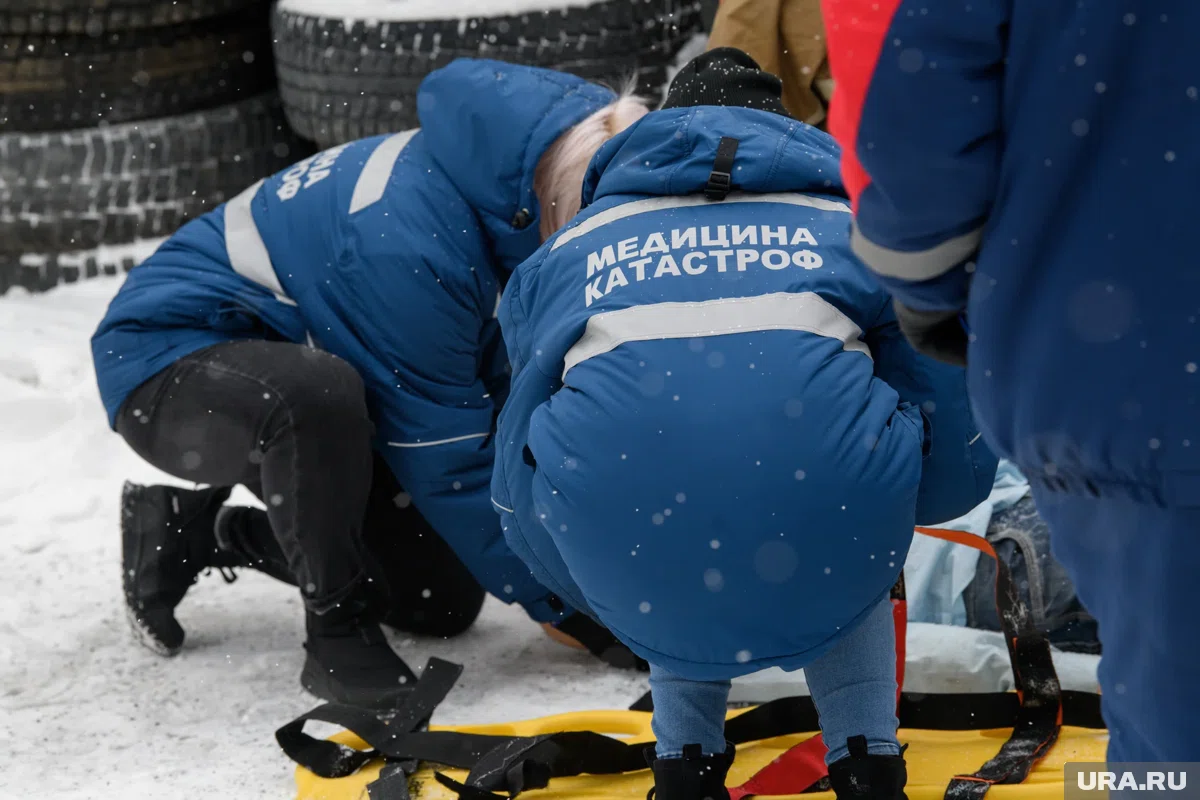 Экстренные службы оказывают помощь пострадавшим в ДТП на трассе М-12