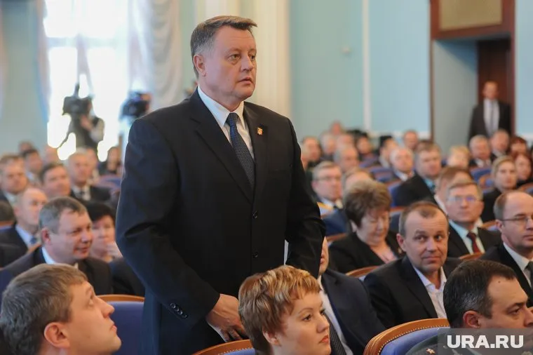 Новый мэр Копейска Валерий Устинов только сегодня появился в резиденции губернатора, а в его городе уже ЧП