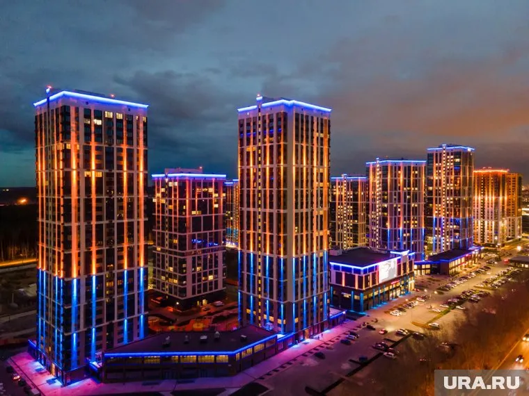 В ЖК «Изумрудный бор» подсветка выполнена по аналогии с подсветкой Версальского дворца