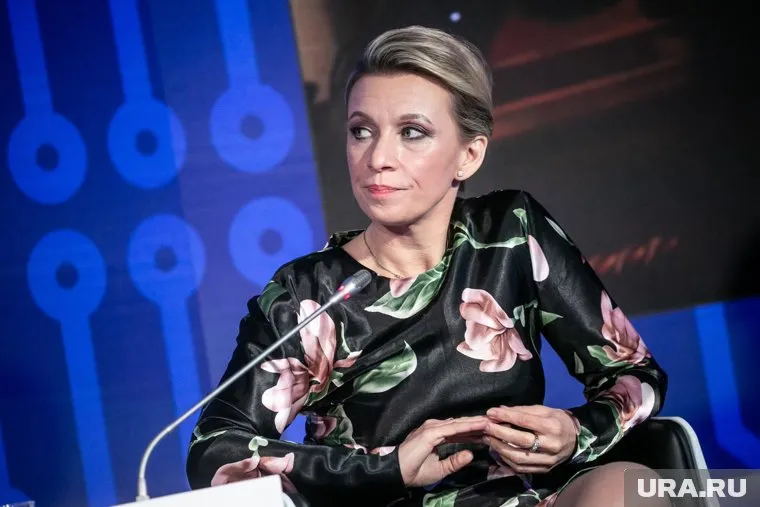 Эвакуация западных посольств говорит о подготовке силовых акций на Украине, считает Мария Захарова