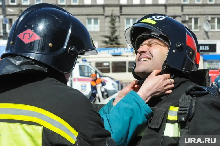 Пожарные возмутились, что их заставляют писать стихи