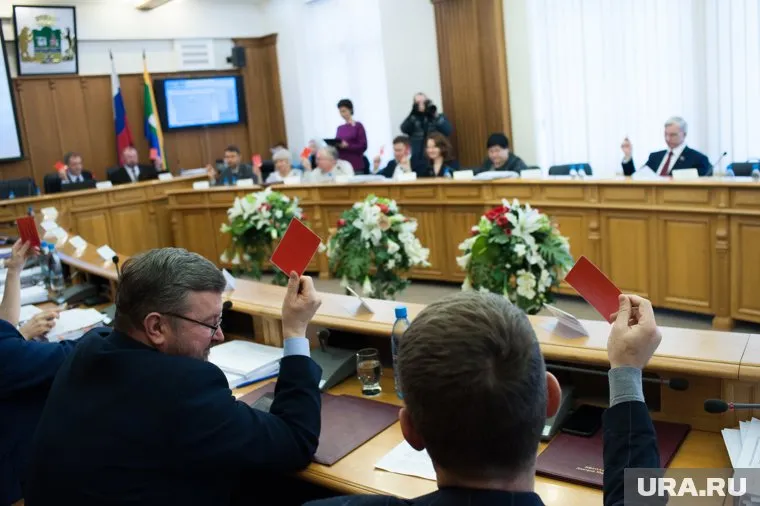 Депутатам гордумы Екатеринбурга предложат отказаться от бюджетных миллионов