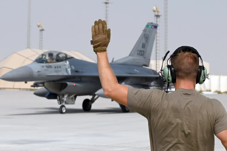 Некоторые страны НАТО испугались удара возмездия России и подняли в небо истребители, сообщили Politico 