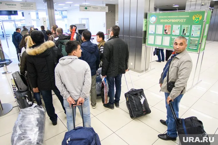 В основном желающим попасть на Украину отказывали, потому что те не могли назвать цель поездки