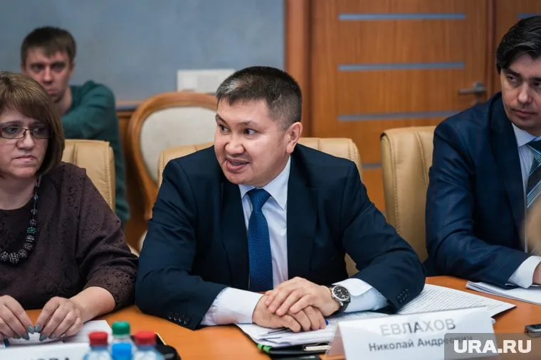 Бизнес-омбудсмену ХМАО Николаю Евлахову пришлось выслушать порцию критику от коллег