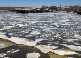 На реке Таз в ЯНАО продолжается ледоход