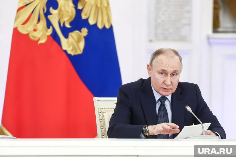 Владимир Путин не знает, зачем Джонсон отговорил Зеленского от мирных переговоров