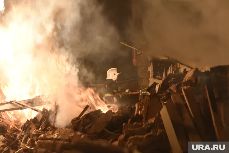 В Нижневартовске пожарный погиб при тушении огня