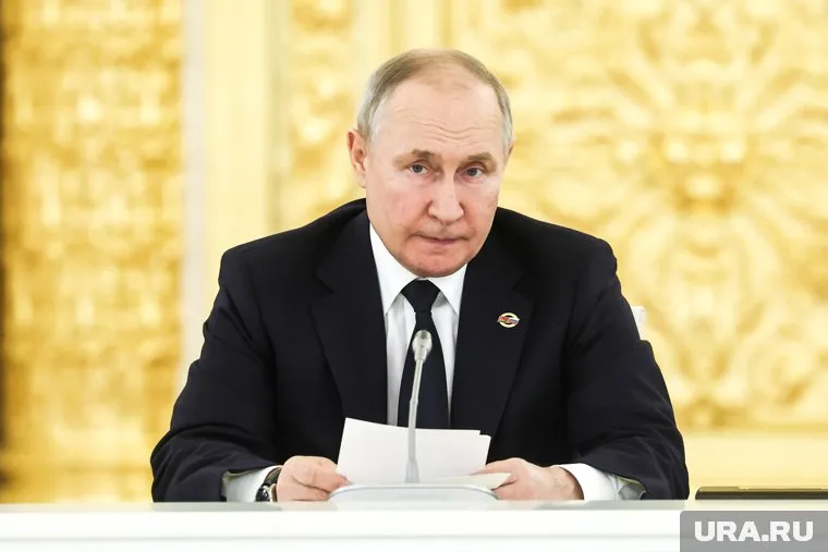 Запад сохраняет желание навязывать свои правила всему миру, заявил Владимир Путин