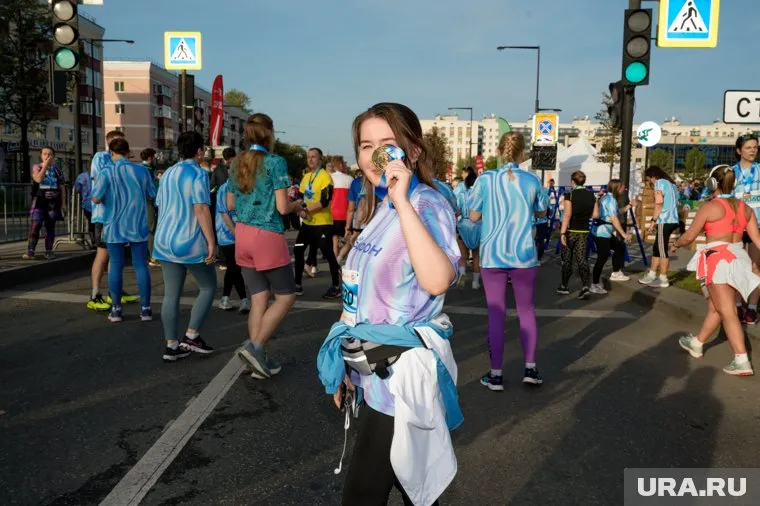 Каждый участник получил заветную медаль с лисой