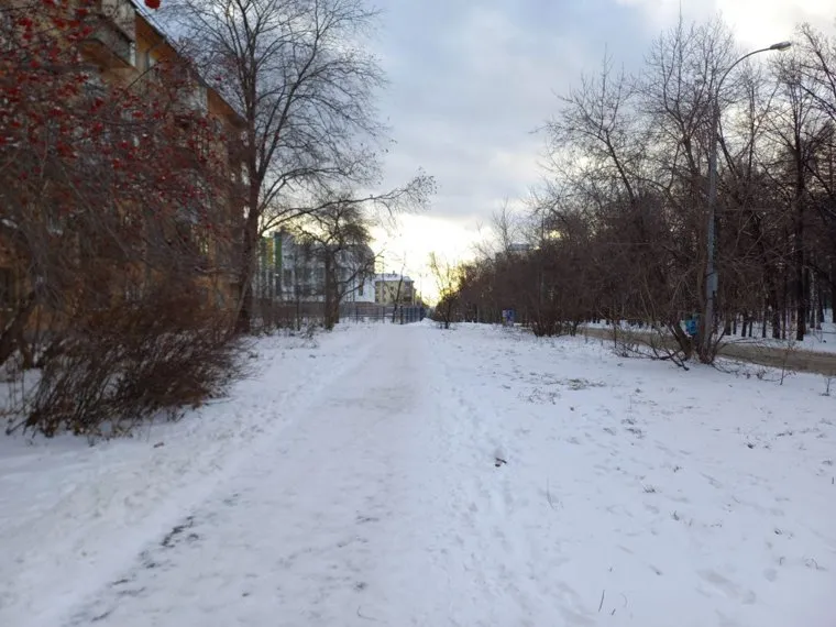 Уборка снега в Октябрьском районе. Екатеринбург