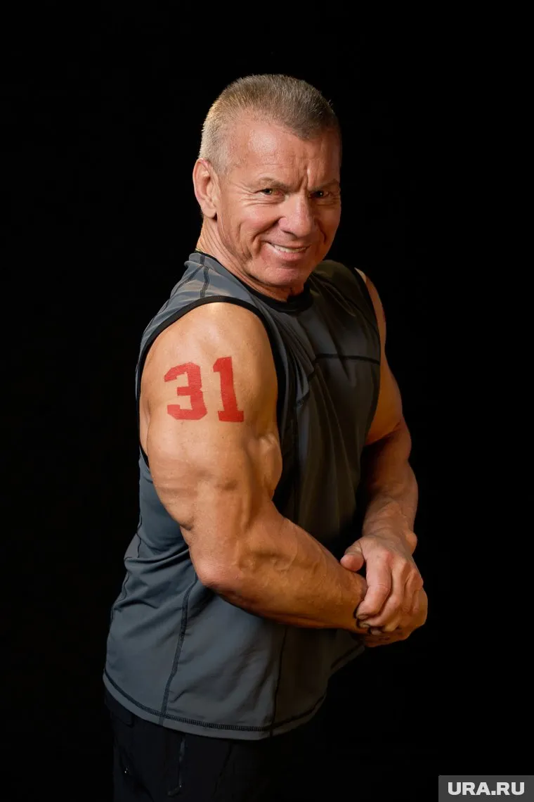 Александр Яшанкин восхищал участников своей физической формой