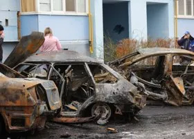 В Киеве сожгли несколько автомобилей ВСУ