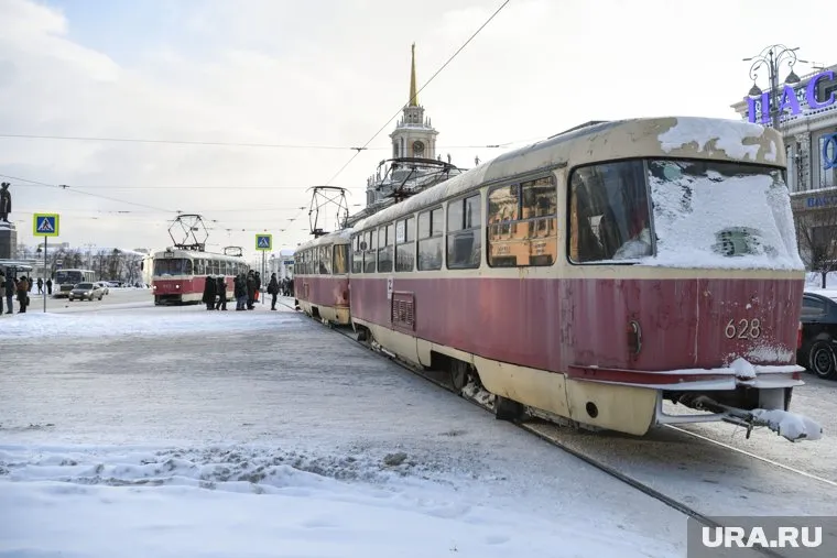 Из-за ДТП трамваи не погли проехать по путям (архивное фото)