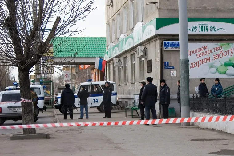 Взрывное устройство
Курган
остановка у Куйбышева 75
22.11.2013г