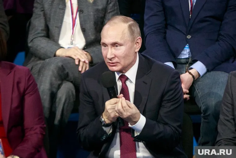 Владимир Путин поздравил женщин с Международным женским днем