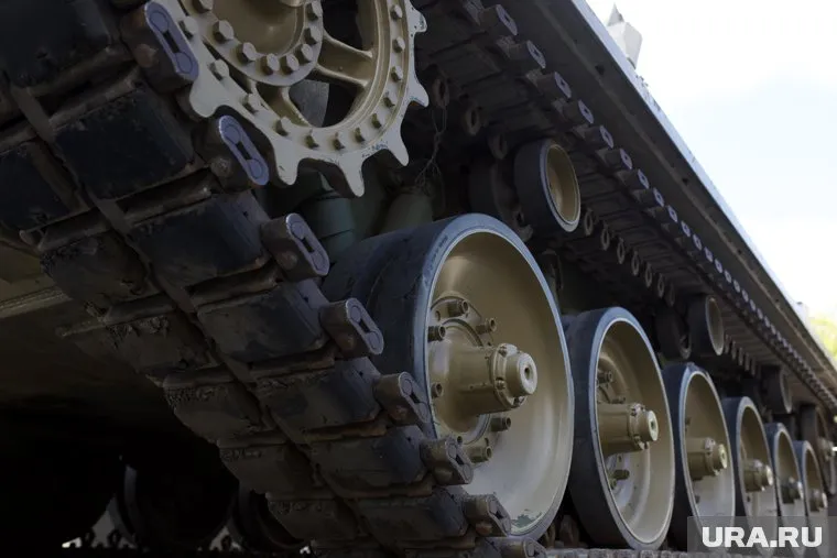 Выставка трофейной техники в Перми не открылась из-за аварии