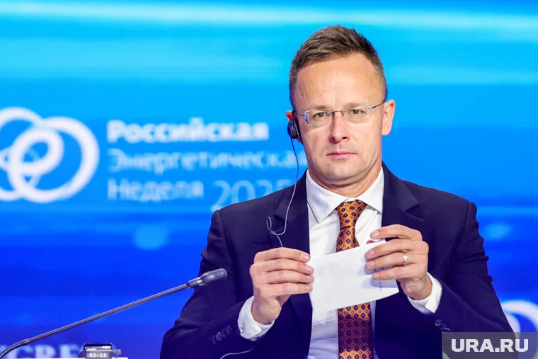 Сийярто возмутился скоростью реакции ЕС на инцидент с «Дружбой»