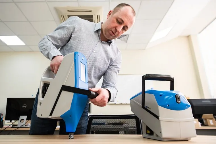 Портативный лазерный анализатор металлов ЛИС-01. Екатеринбург