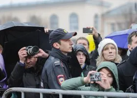 Председатель Конституционного суда подчеркнул, что россияне имеют право протестовать