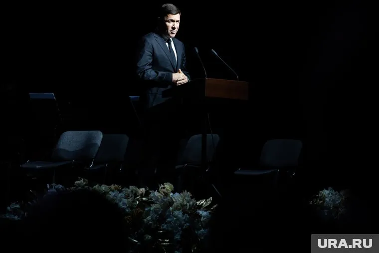 Губернатор закрепил достигнутые сторонами договоренности на финальной встрече мэром Екатеринбурга и спикером гордумы