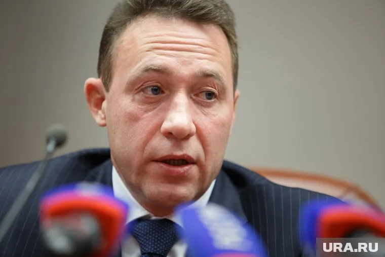 Игорь Холманских посетит Сургут и Курган