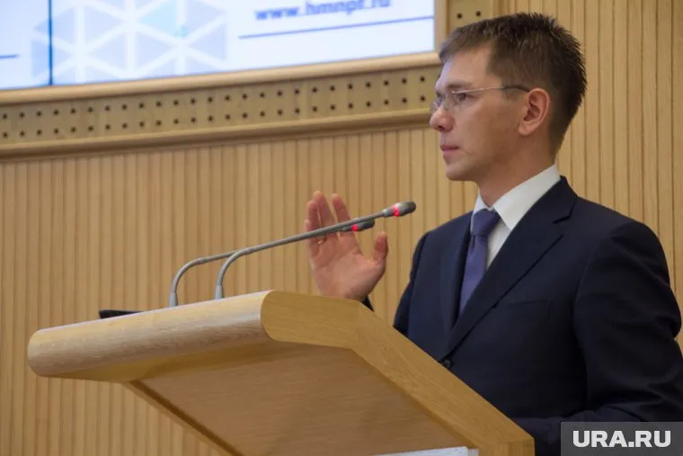 Назначение нового распорядителя госимуществом ударило по позициям первого замгубернатора ХМАО Охлопкова