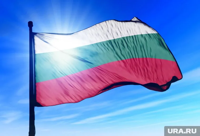 Речь идет о группе чиновников, которые имели доступ к секретной информации