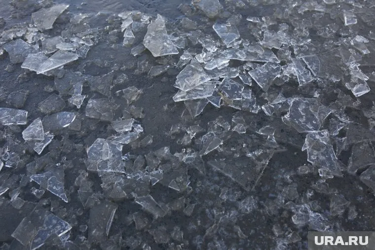 На тонком льду оказались двое несовершеннолетних пермяков