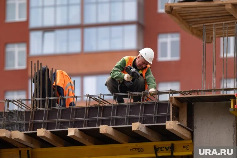 По программе «Семейная ипотека» можно купить только жилье в новостройке или частный дом с земельным участком