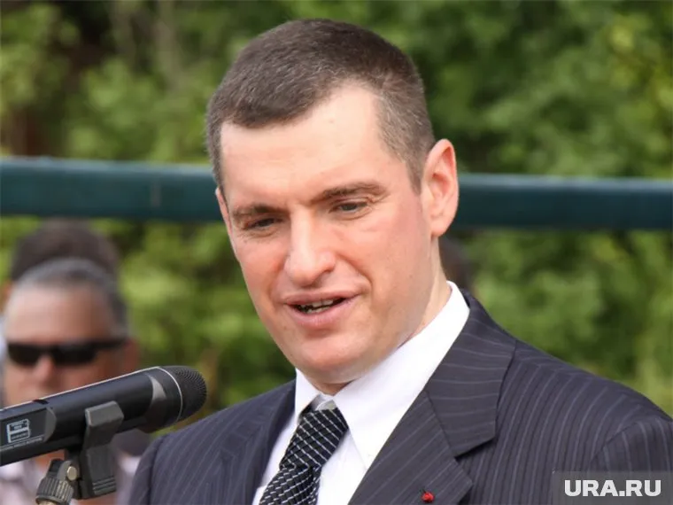 Депутат Слуцкий пожелал женщинам «удачи и любви»