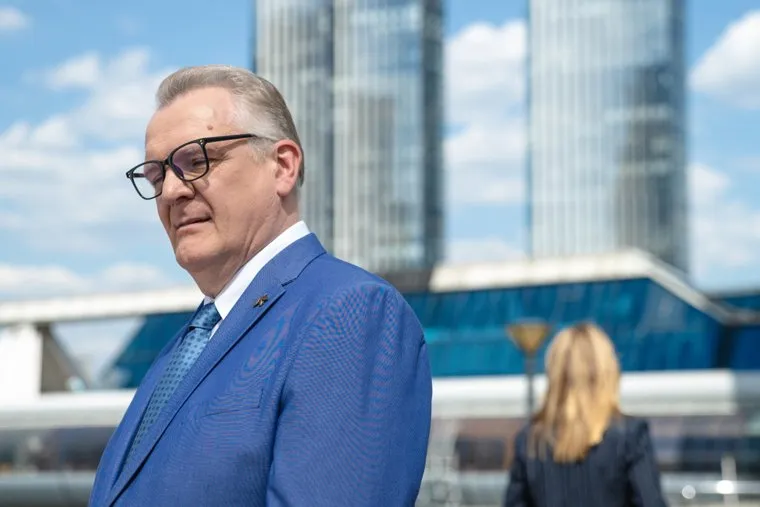 В сюжете ситкома появится новая линия - ректор МВГУ Зуев лишится должности, а его место займет бывшая жена