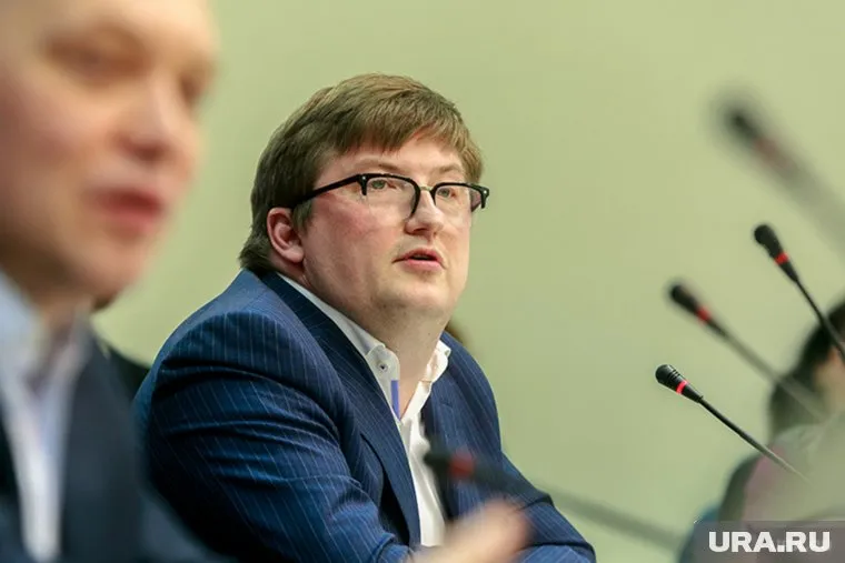 По мнению Глеба Кузнецова, самое интересное в политической жизни страны сейчас происходит в Москве и в Екатеринбурге