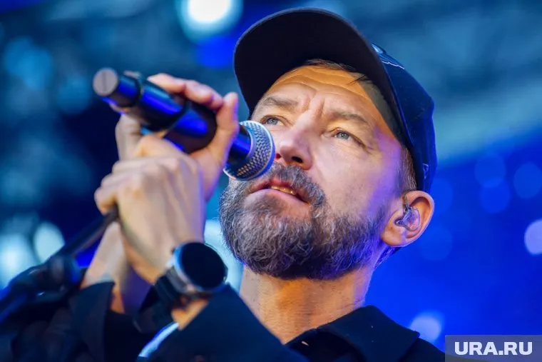 Аниматор из Сургута Дмитрий Мустяцэ спел хит «Проститься» с Владимиром Кристовским