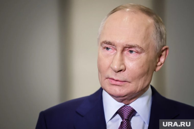 Россия готова прекратить боевые действия: Путин рассказал о новом оружии, перспективах СВО и иконах от бойцов