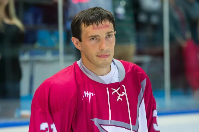 Звезды хоккея против "Неоплана". Екатеринбург, дацюк павел